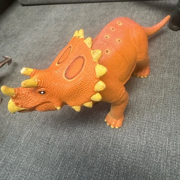 Large Vintage Dinosaur Toy Set - Green, Orange, Black - Picture 6 of 16